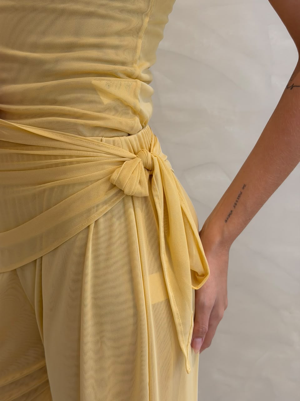 Amarelo
