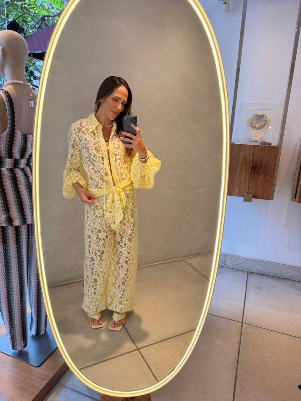 Amarelo