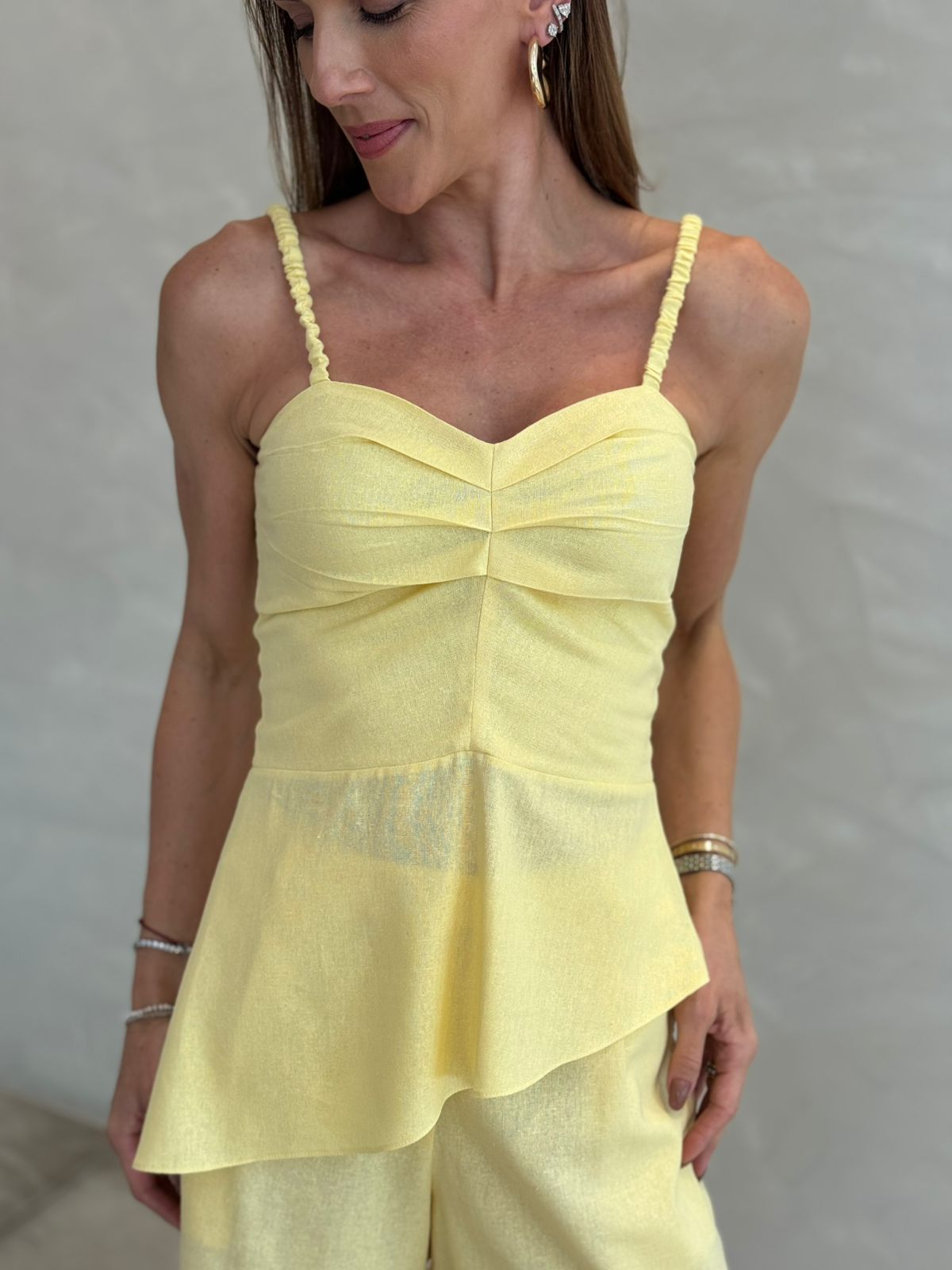 Amarelo