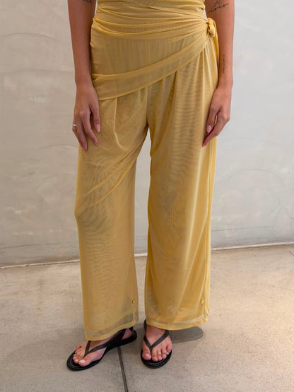Amarelo