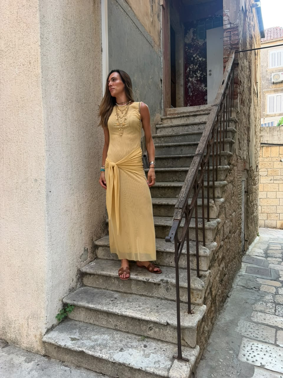 Amarelo